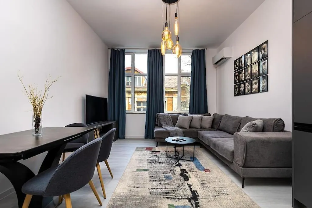 Kapana Beat 2-Bedroom Apt. Top Center Plovdiv Appartamento